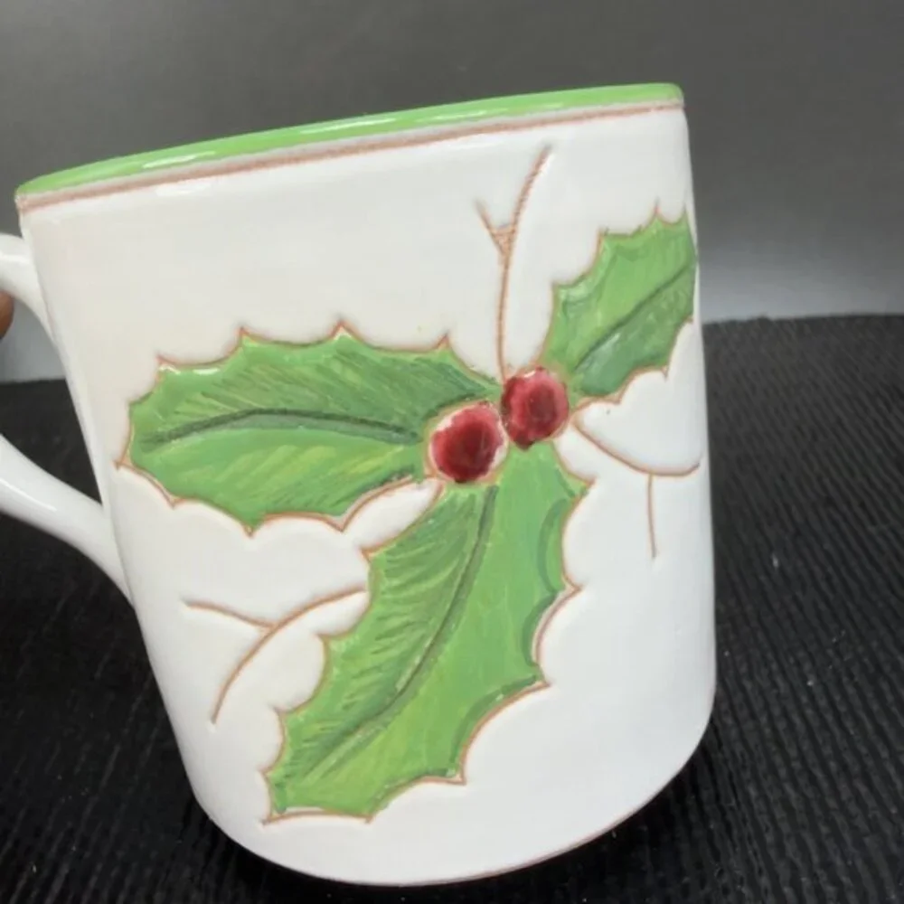 Vintage Italian Pottery Coffee Mug Cup Set 2 Mugs Holly Berry Christmas Mugs Set